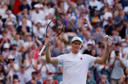 开云平台-包含温网翻盘ATP总决赛，辛纳带队取胜的词条