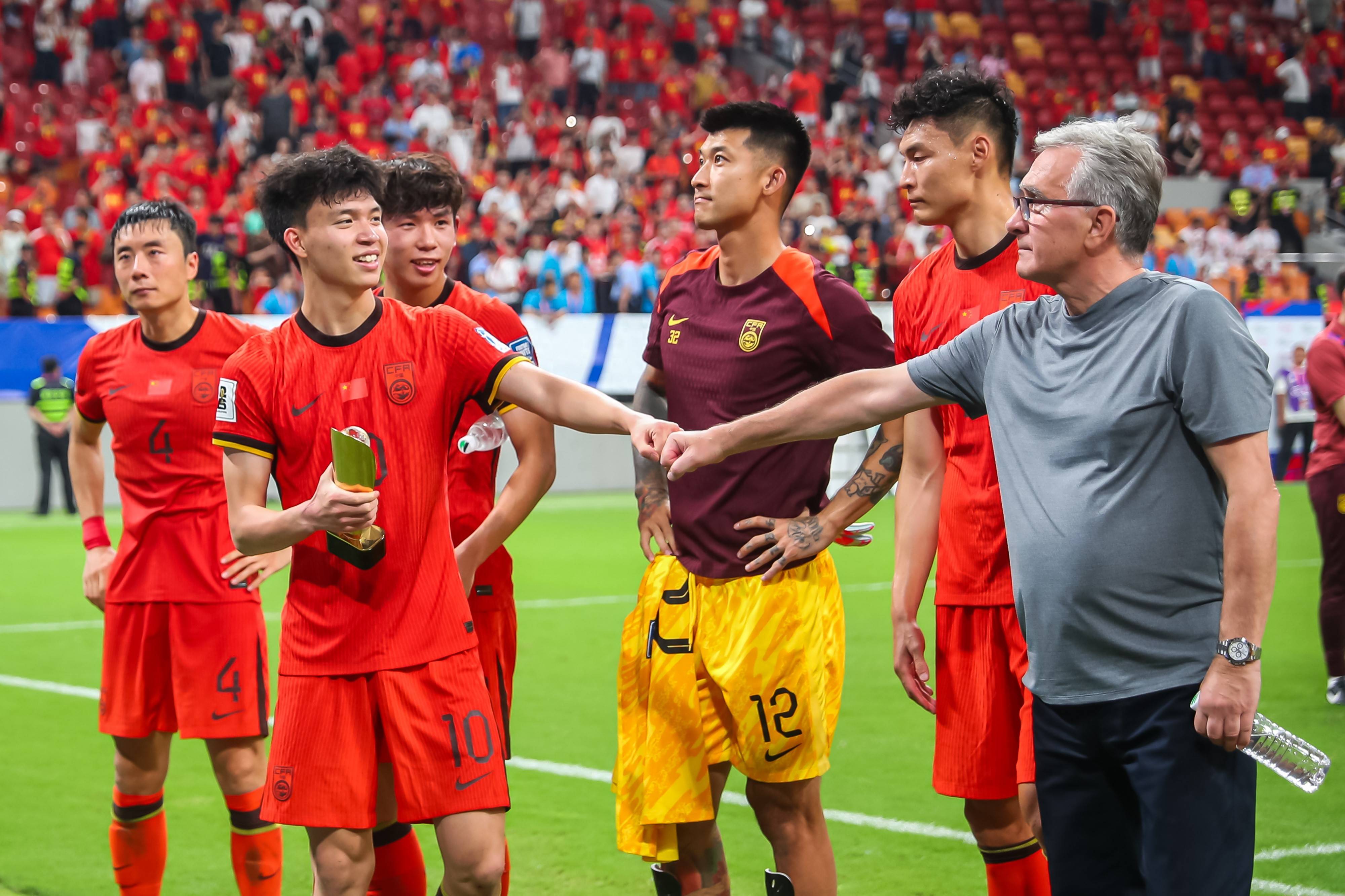 本土球队在国际足球舞台上引发关注 本土球队在国际足球舞台上引发关注