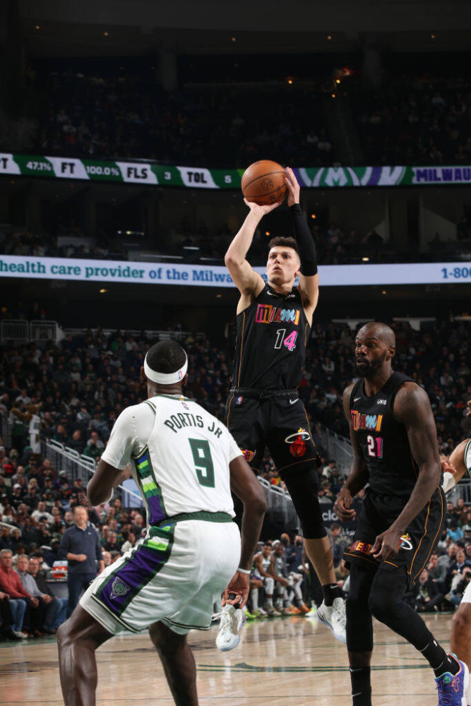 江苏队绝杀天津队,霍勒迪点燃赛场 江苏队绝杀天津队,霍勒迪点燃赛场